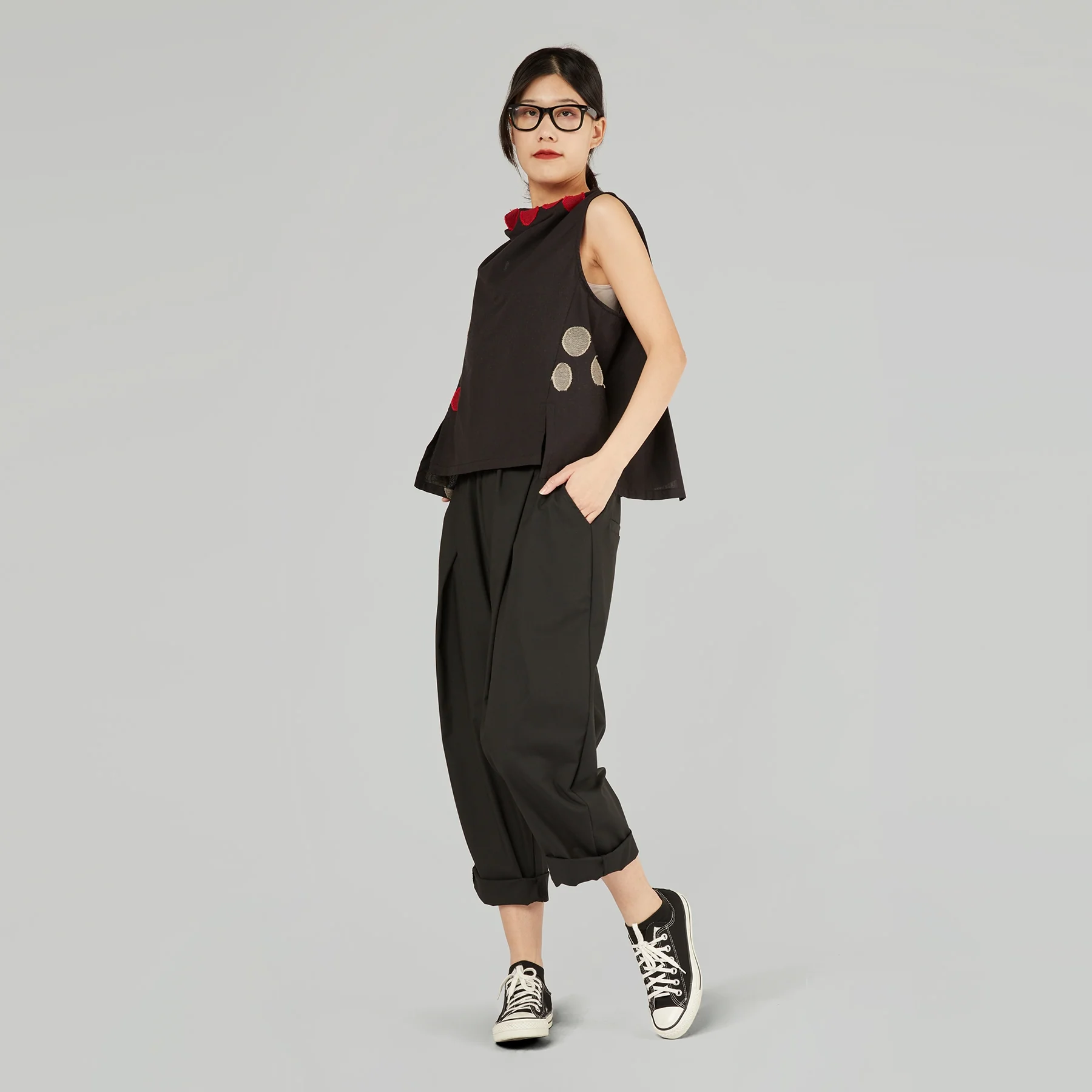 BARREL TROUSERS WITH CROSSED PLEATS - Image 3